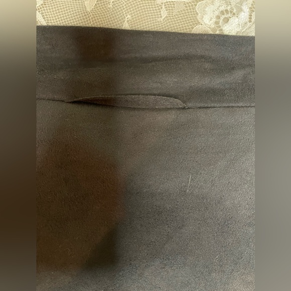 ⭐️ Dark charcoal gray/black mini skirt. NWOT Fashion Nova. Large. - Picture 8 of 8